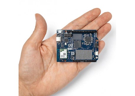 Arduino UNO Q (2GB)